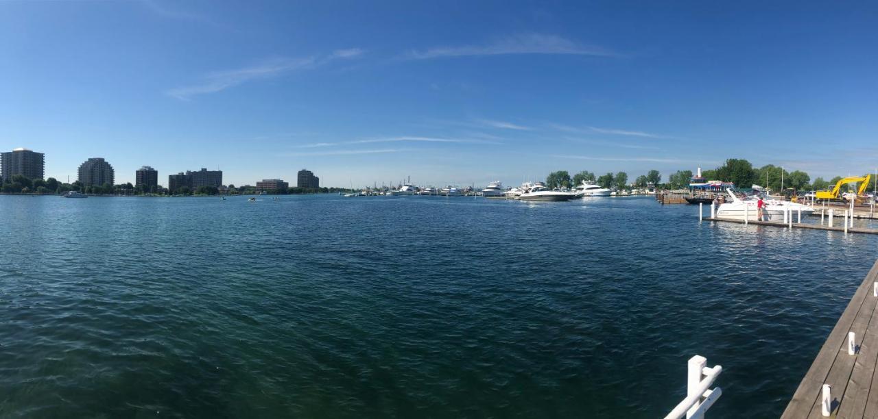 Days Inn By Wyndham Sarnia Harbourfront Exterior photo