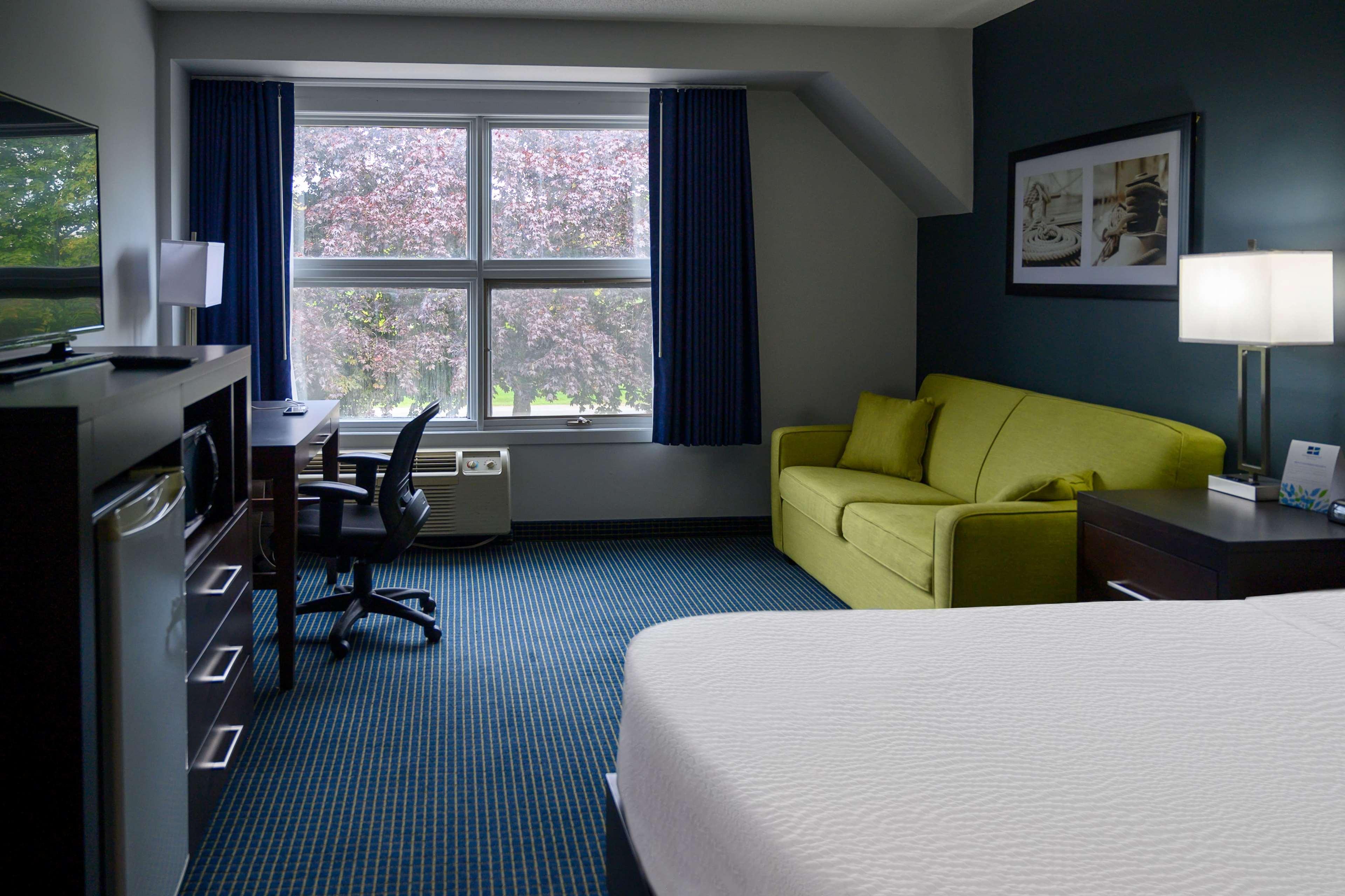 Days Inn By Wyndham Sarnia Harbourfront Exterior photo