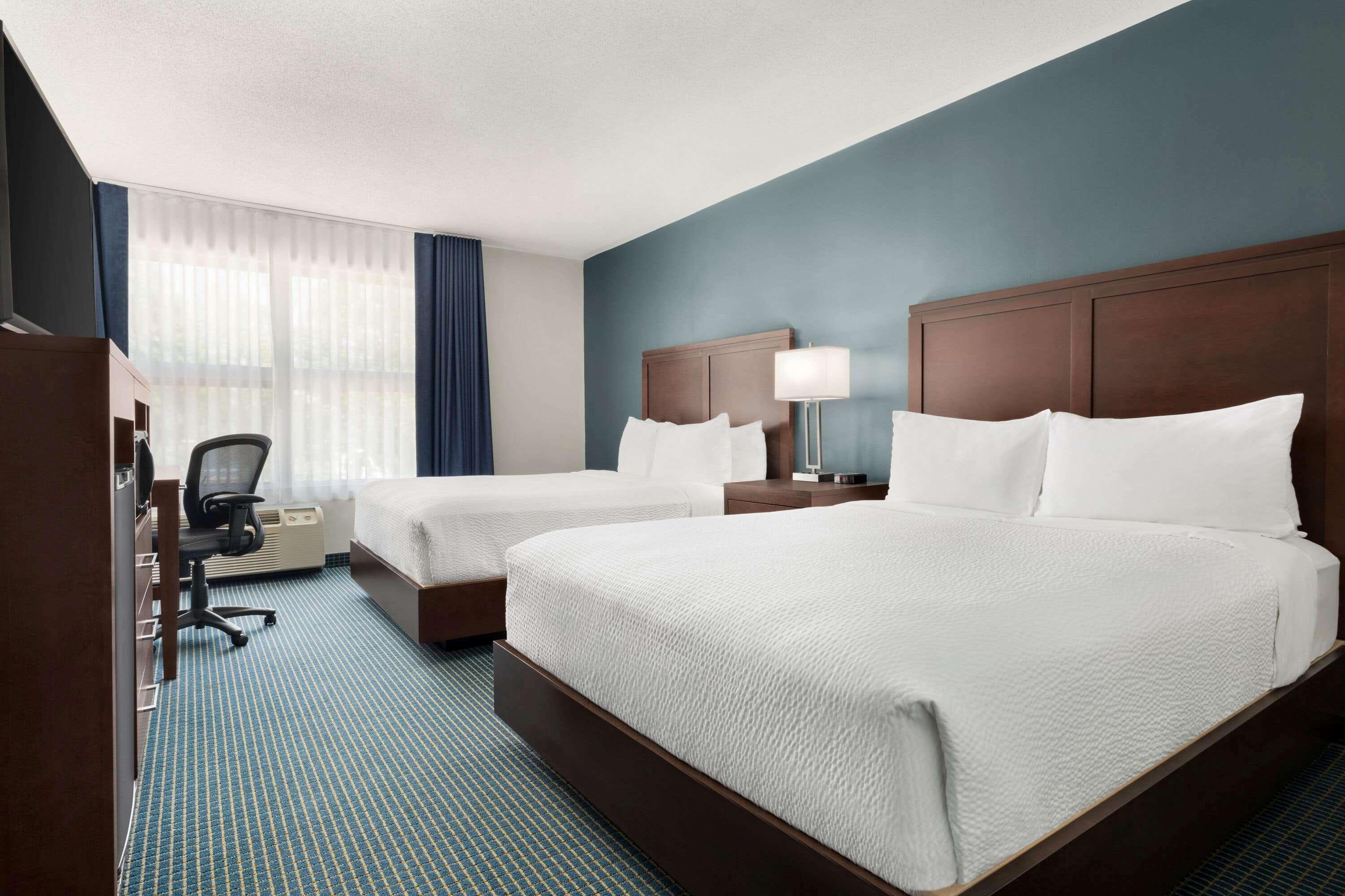 Days Inn By Wyndham Sarnia Harbourfront Exterior photo