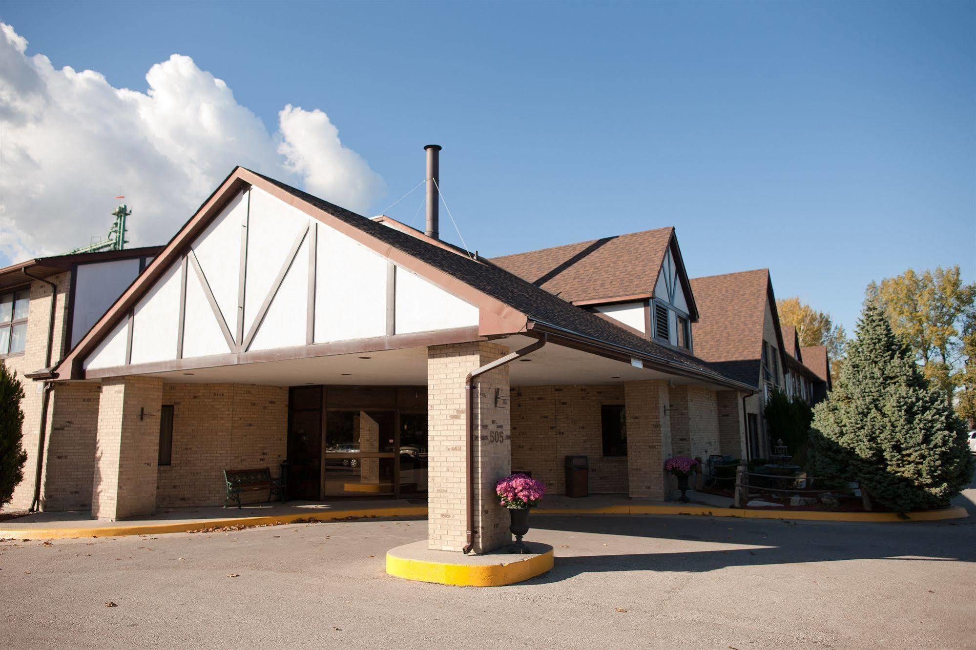 Days Inn By Wyndham Sarnia Harbourfront Exterior photo